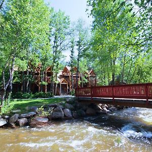 Streamside On Fall River